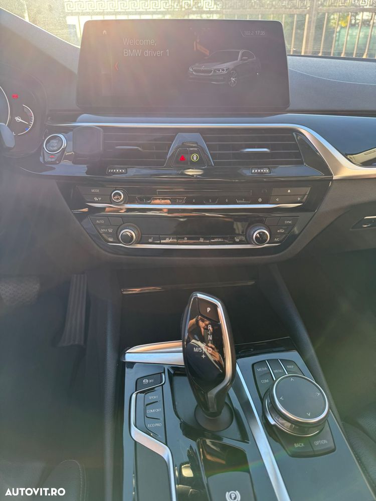 BMW Seria 5 520d Aut. Sport Line - 12