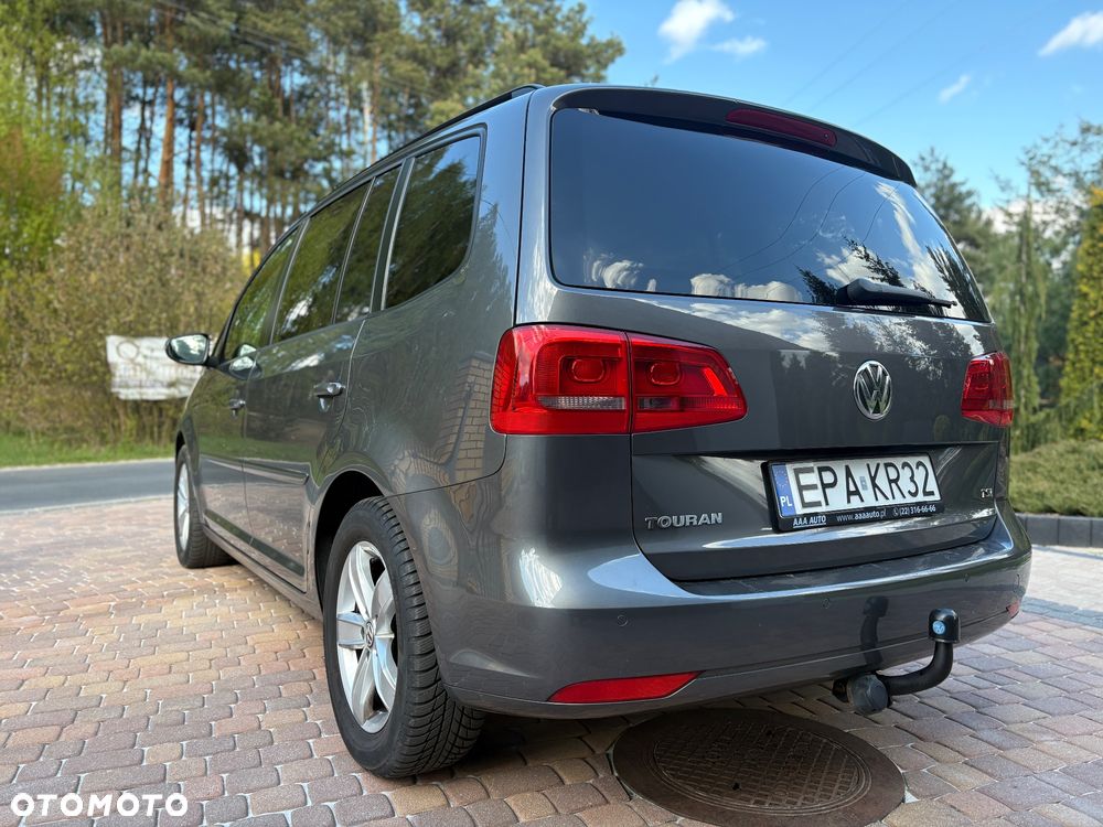 Volkswagen Touran - 12