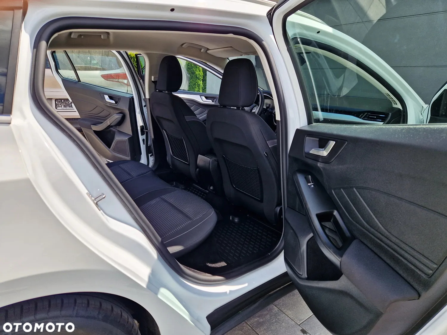 Ford Focus Turnier 1.5 EcoBlue Start-Stopp-System COOL&CONNECT DESIGN - 21