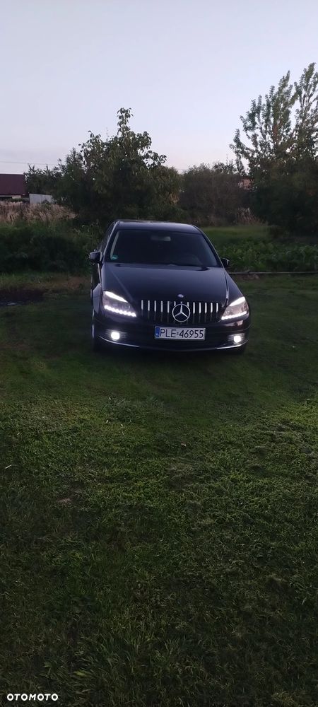 Mercedes-Benz Klasa C 180 CGI BlueEFFICIENCY - 9