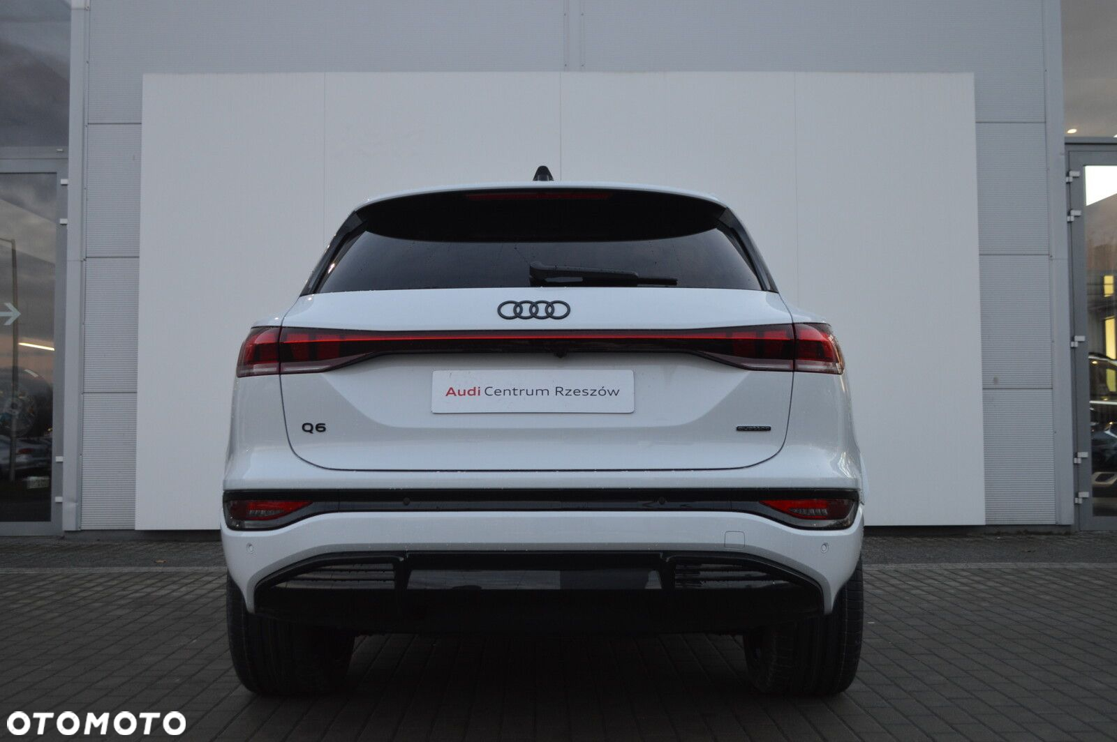 Audi Q6 e-tron - 5