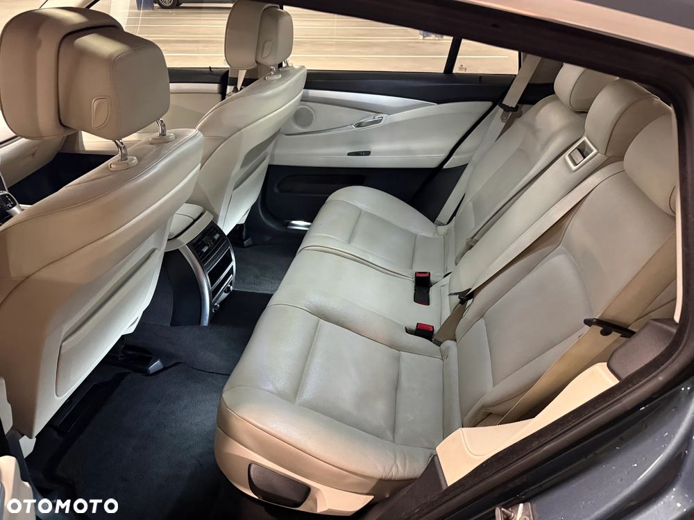 BMW 5GT 535i - 8