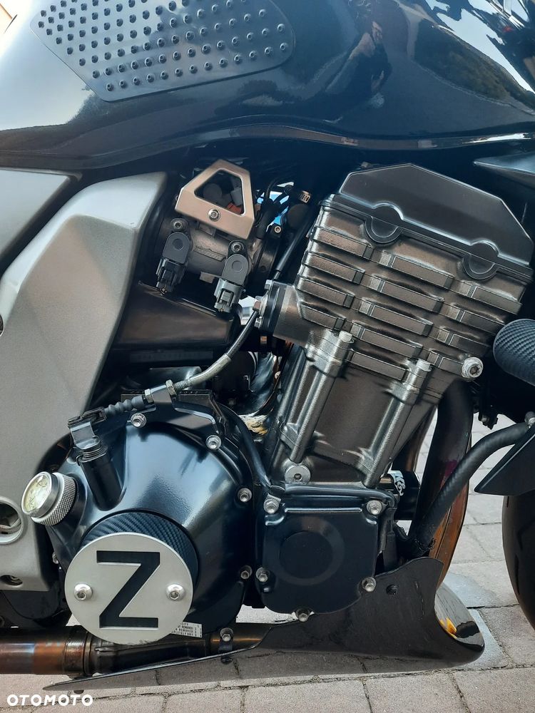 Kawasaki Z - 12