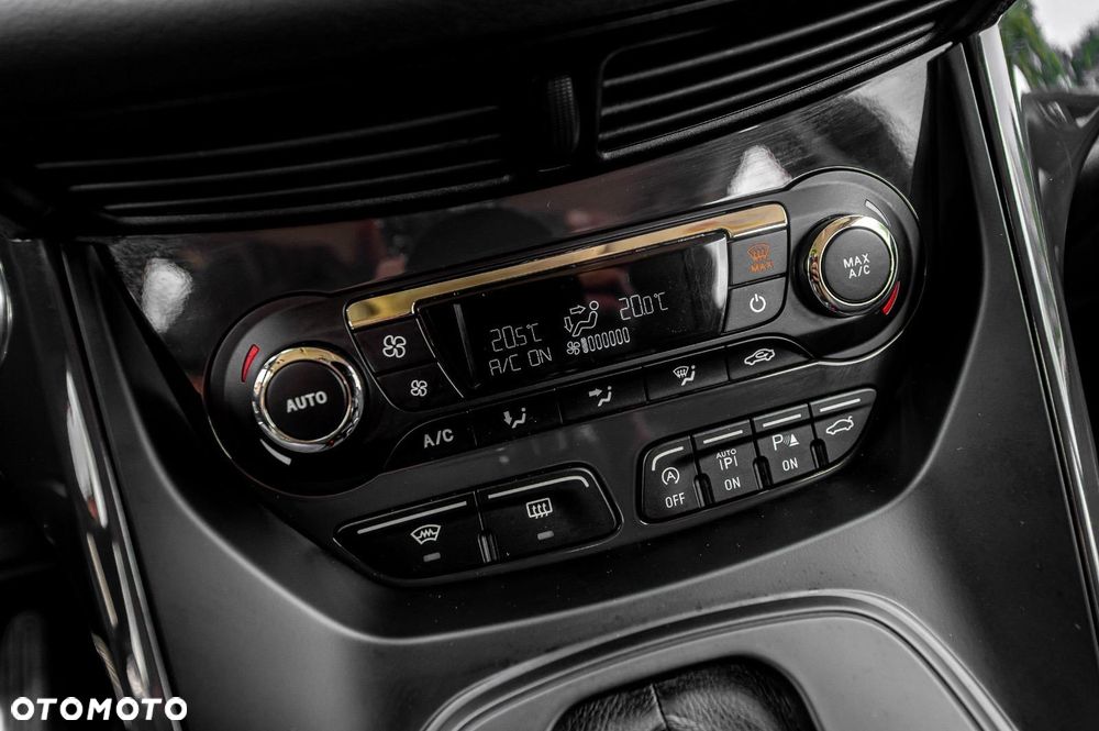 Ford Kuga 1.5 EcoBoost 4x4 Titanium - 33