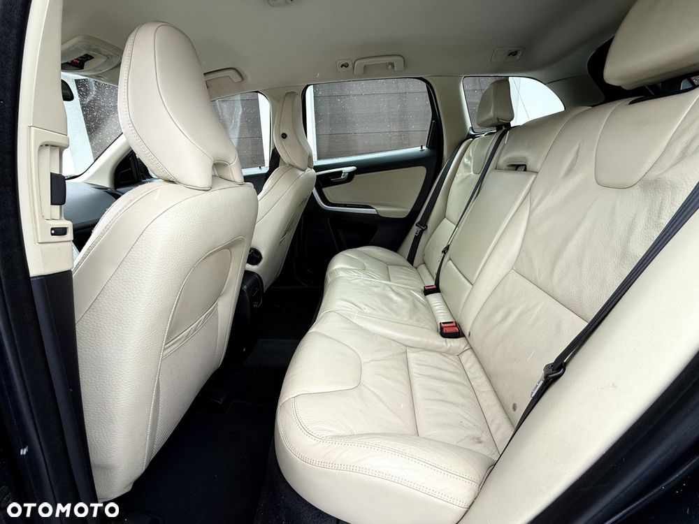 Volvo XC 60 DRIVe Momentum - 18