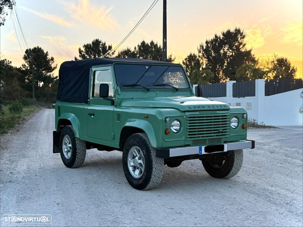 Land Rover Defender 90 2.4 CRD E - 6