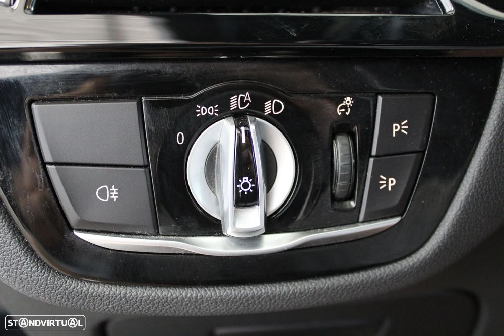 BMW 520 d Pack Desportivo M Auto - 11