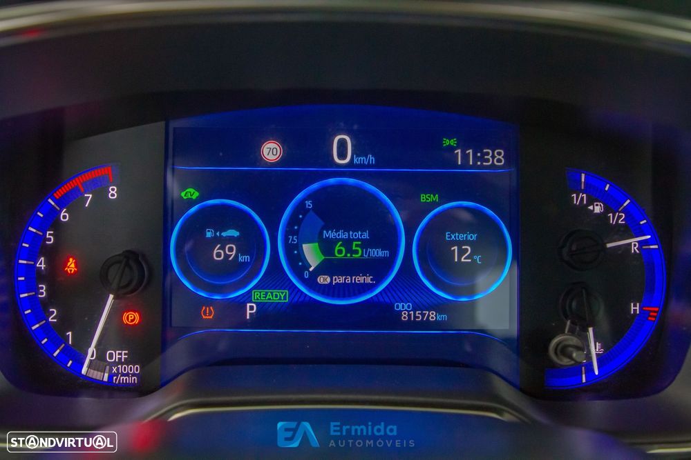 Toyota Corolla Touring Sports - 25