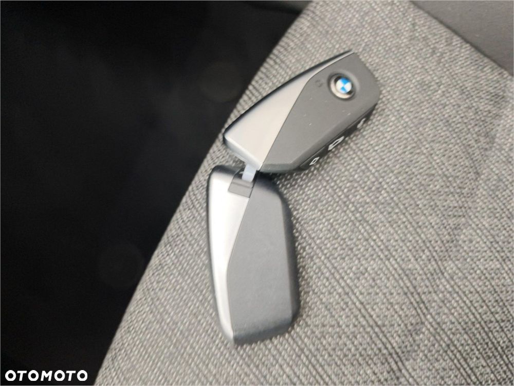 BMW Seria 2 218d - 22