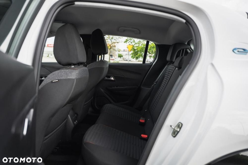 Peugeot 208 - 27