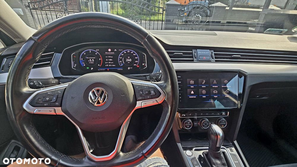 Volkswagen Passat 2.0 TDI Elegance DSG - 12
