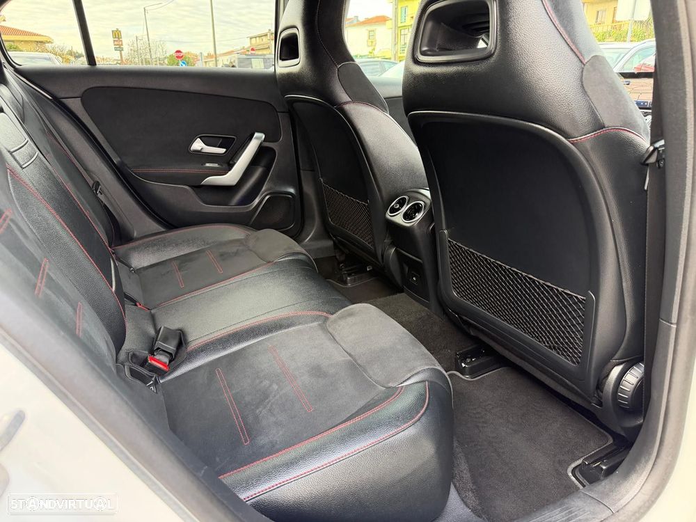 Mercedes-Benz A 250 e AMG Line - 14