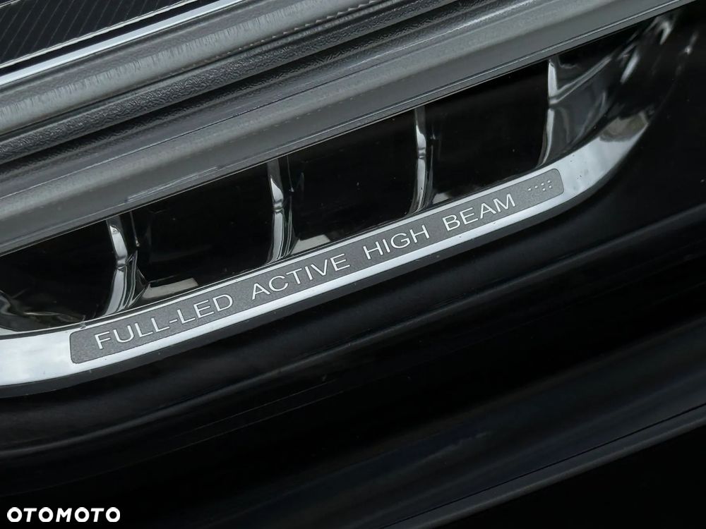 Volvo V90 B4 D Plus Dark - 33