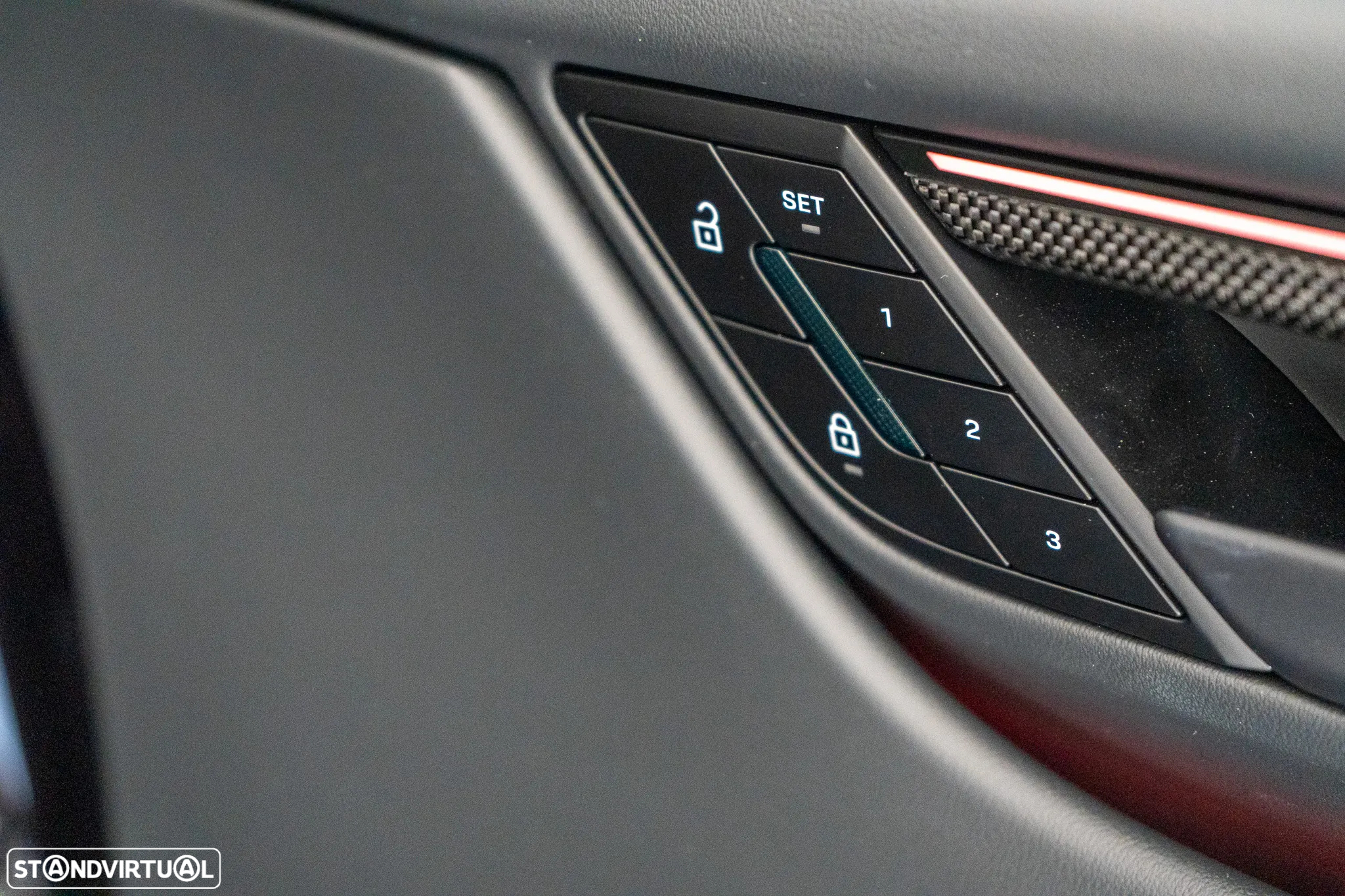 Porsche Macan Electric Turbo - 26