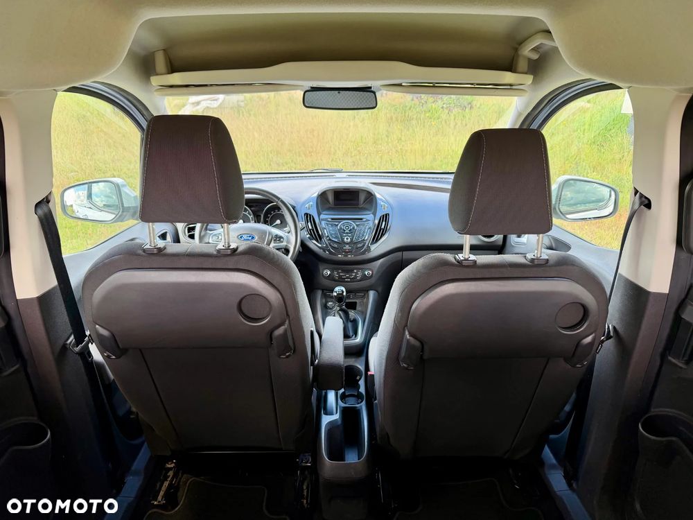 Ford Tourneo Courier 1.0 EcoBoost S&S Titanium - 11