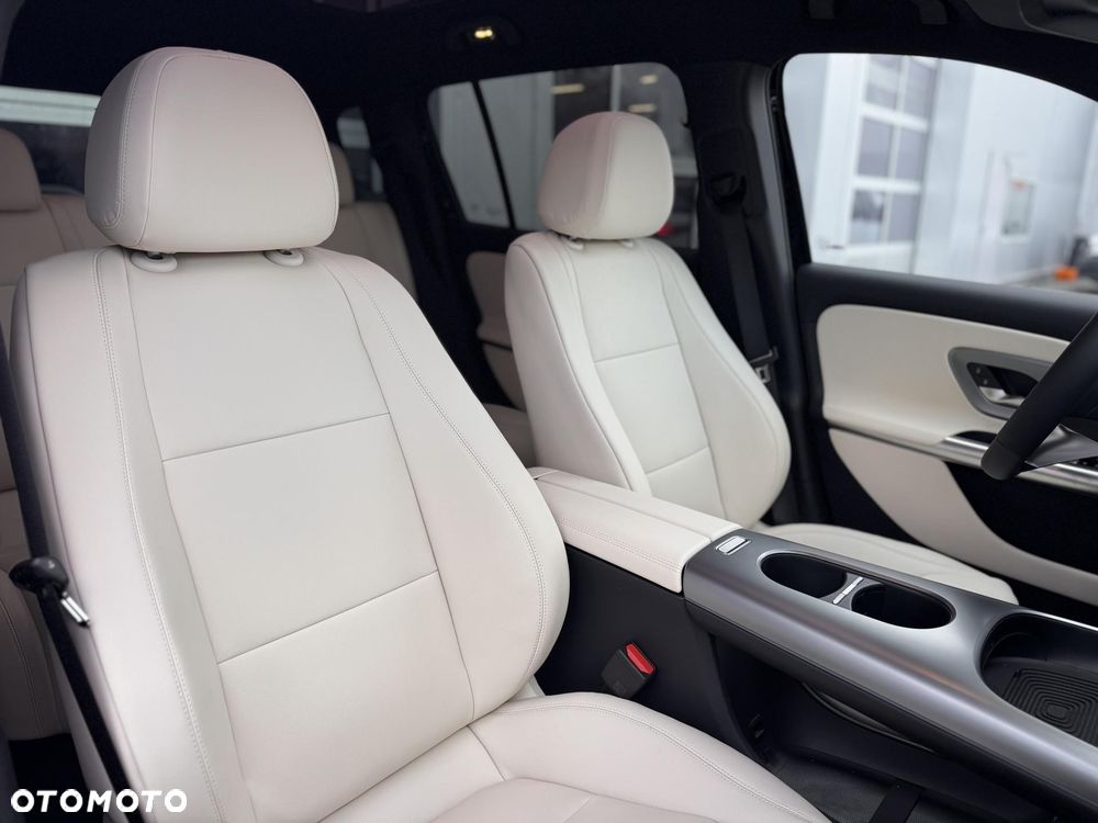 Mercedes-Benz GLB 350 4-Matic EQ 85kWh - 12