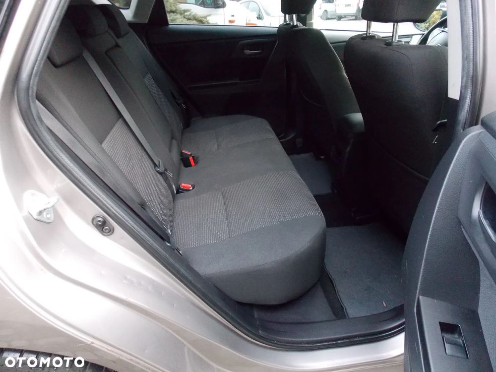 Toyota Auris 1.4 D-4D Edition - 17