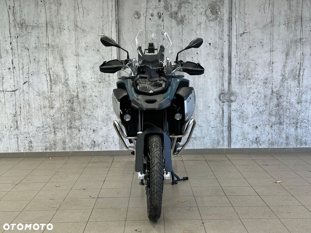BMW F - 5