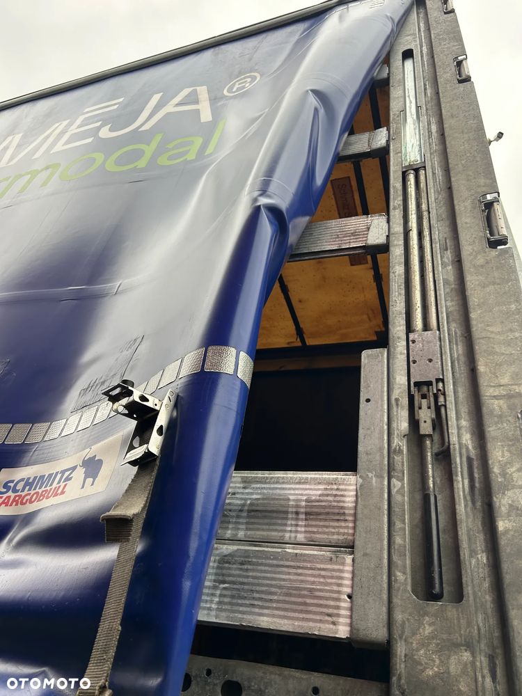 Schmitz Cargobull FIRANKA PODNOSZONY DACH NOWE PLANDEKI / 657 841 KM PRZEBIEGU / BARDZO ŁADNE OPONY / Z PEŁNYM WYPOSAŻENIEM DO ZAŁADUNKU / UCHWYTY PROMOWE / DOSTĘPNE 20 SZTUK KOLORY SREBRNY - NIEBIESKI - CZERWONY !! - 3
