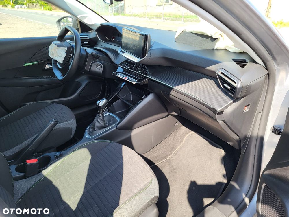 Peugeot 208 Benzin 100 Allure - 15