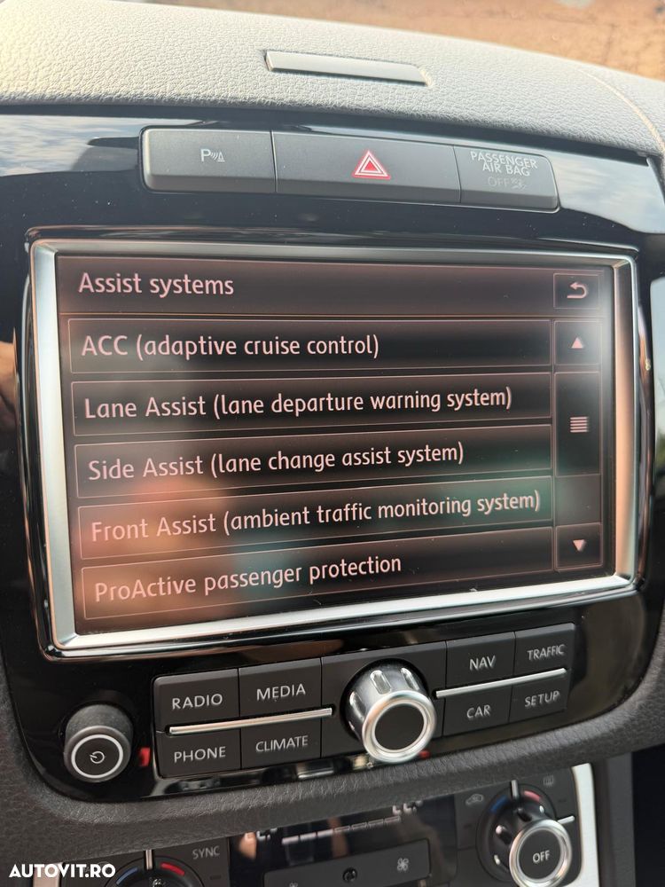 Volkswagen Touareg 3.0 V6 TDI BMT - 16