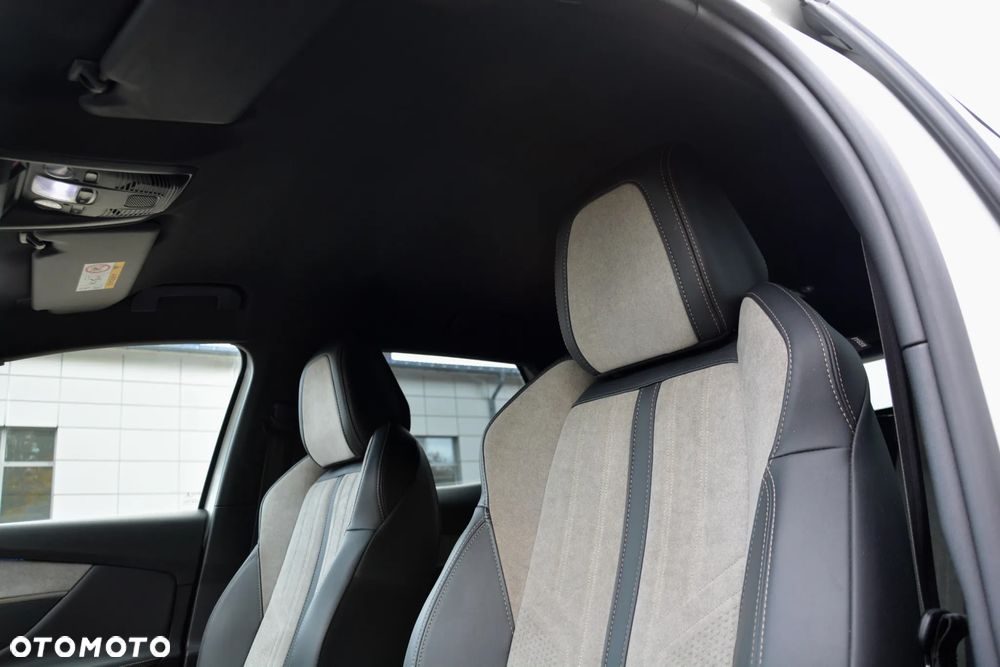 Peugeot 3008 Hybrid4 300 e-EAT8 GT - 17