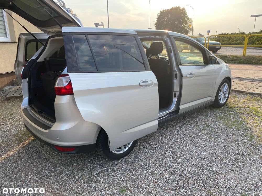 Ford Grand C-MAX - 30