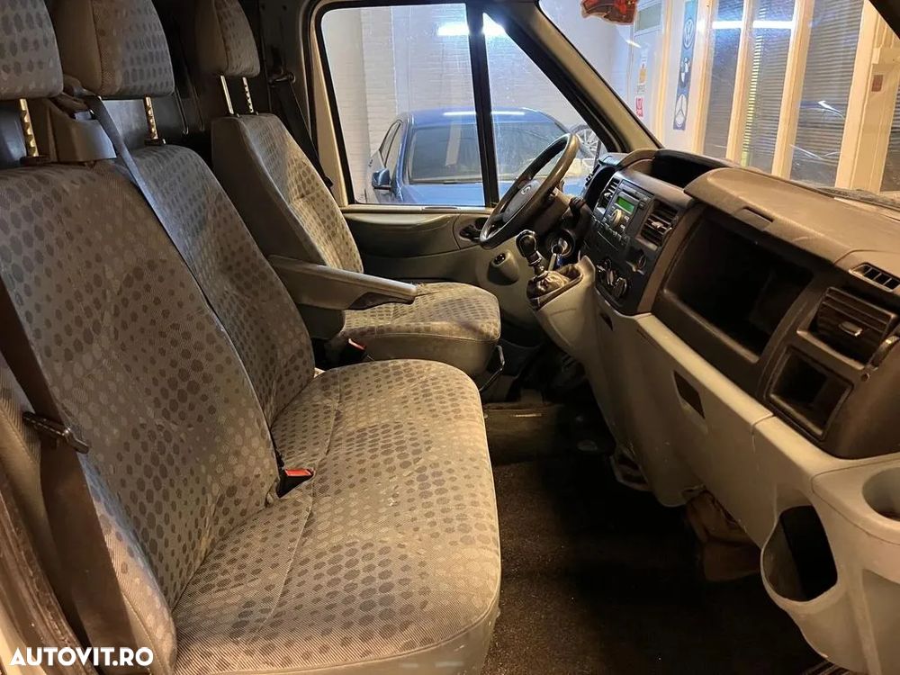 Ford Transit - 9
