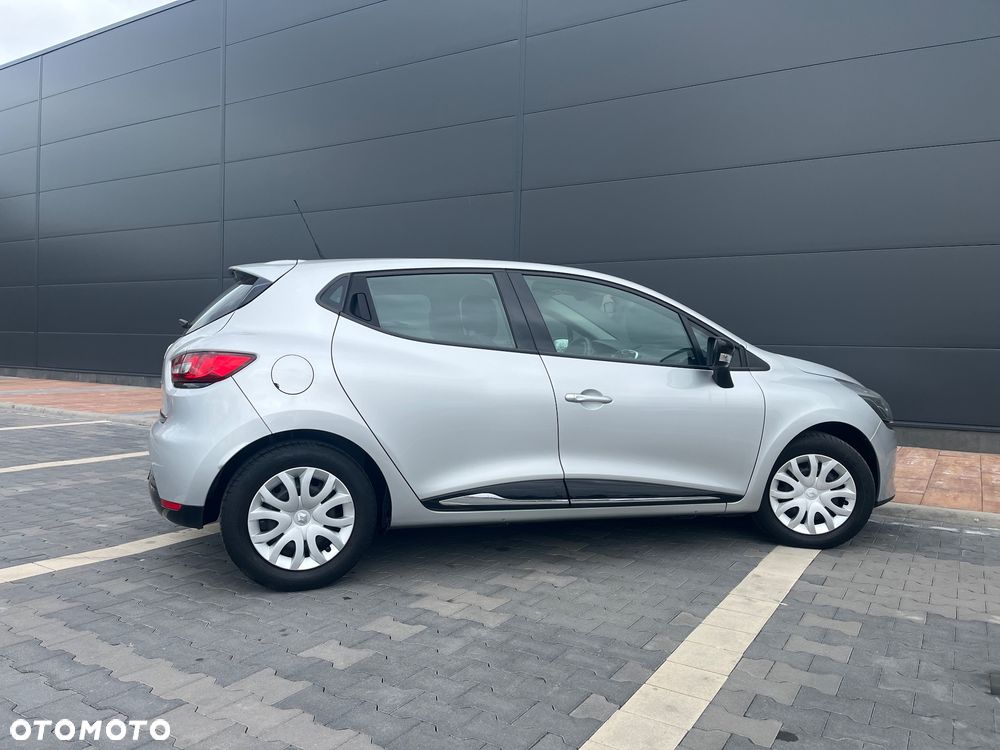 Renault Clio 1.2 16V Life EU6 - 9