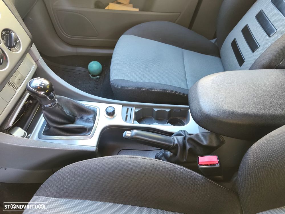 Ford Focus 1.6 TDCi Trend - 13