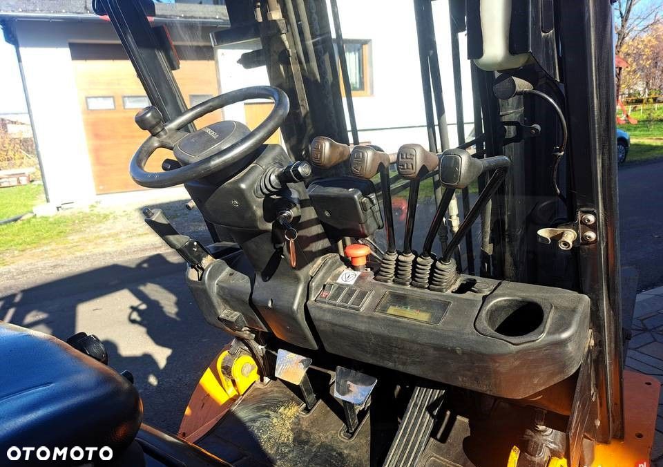 Komatsu FG 25HT - 10