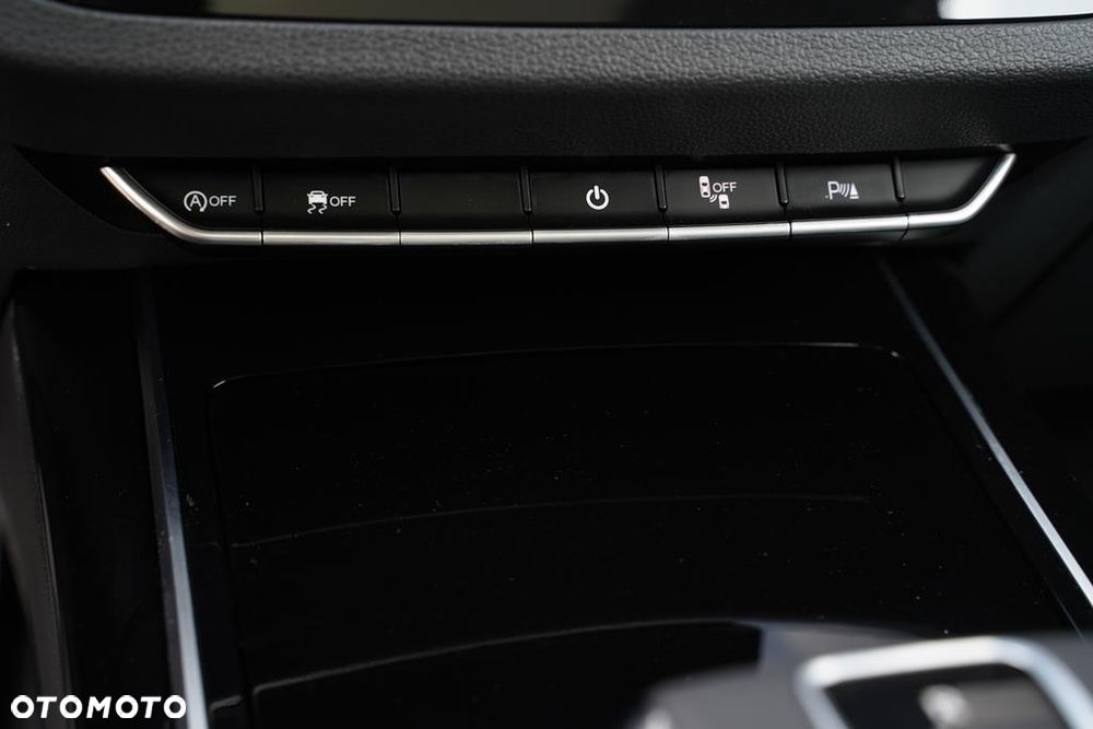 Hongqi HS5 2.0T AWD - 24