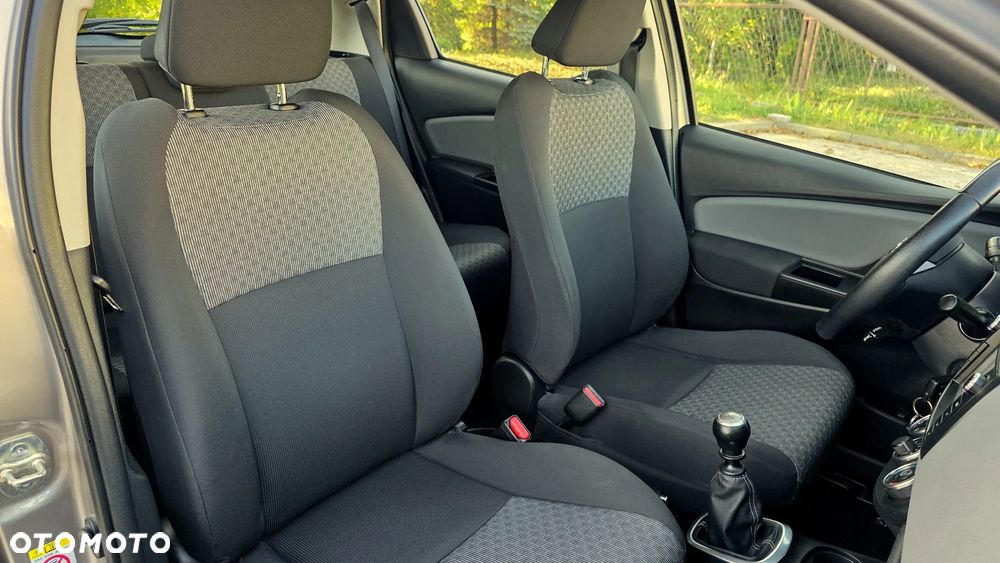 Toyota Yaris 1.33 Premium - 11