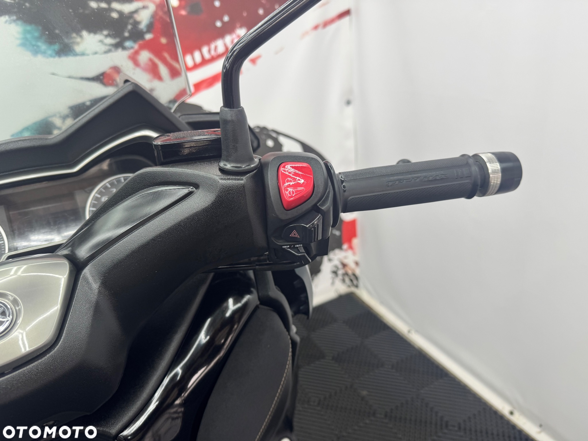 Yamaha X-max - 33