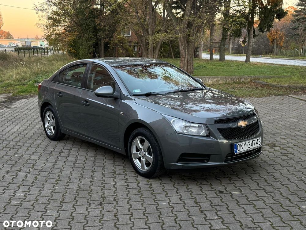 Chevrolet Cruze 1.6 Base - 5