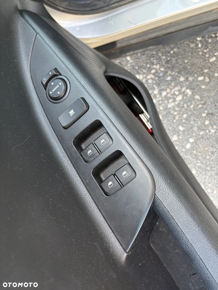 Kia Stonic 1.2 M - 13