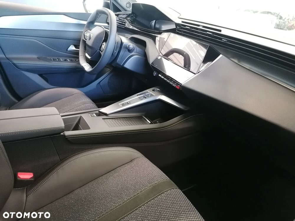 Peugeot 308 1.2 mHEV GT S&S e-DCS6 - 11