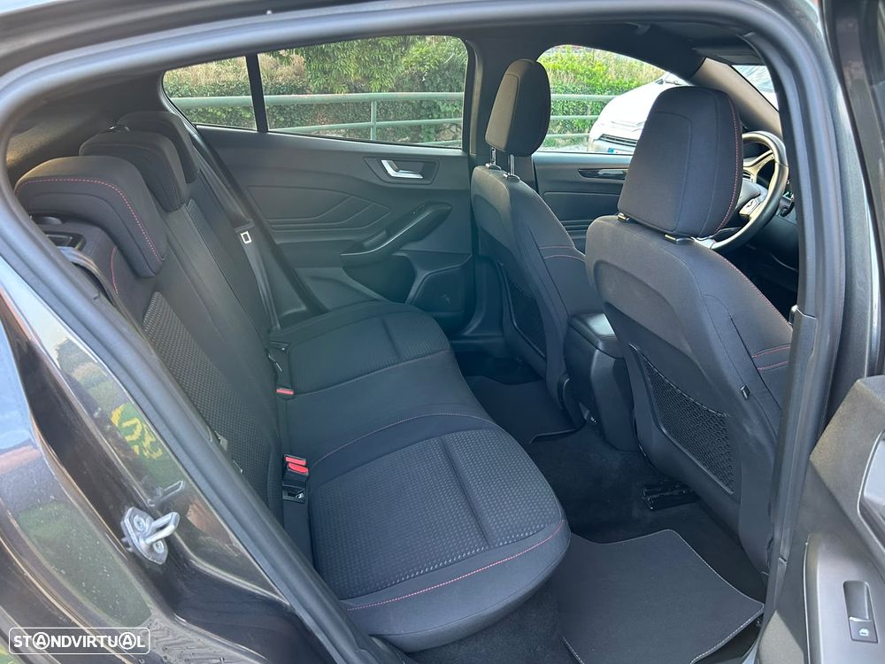 Ford Focus 1.5 EcoBoost Vignale - 13