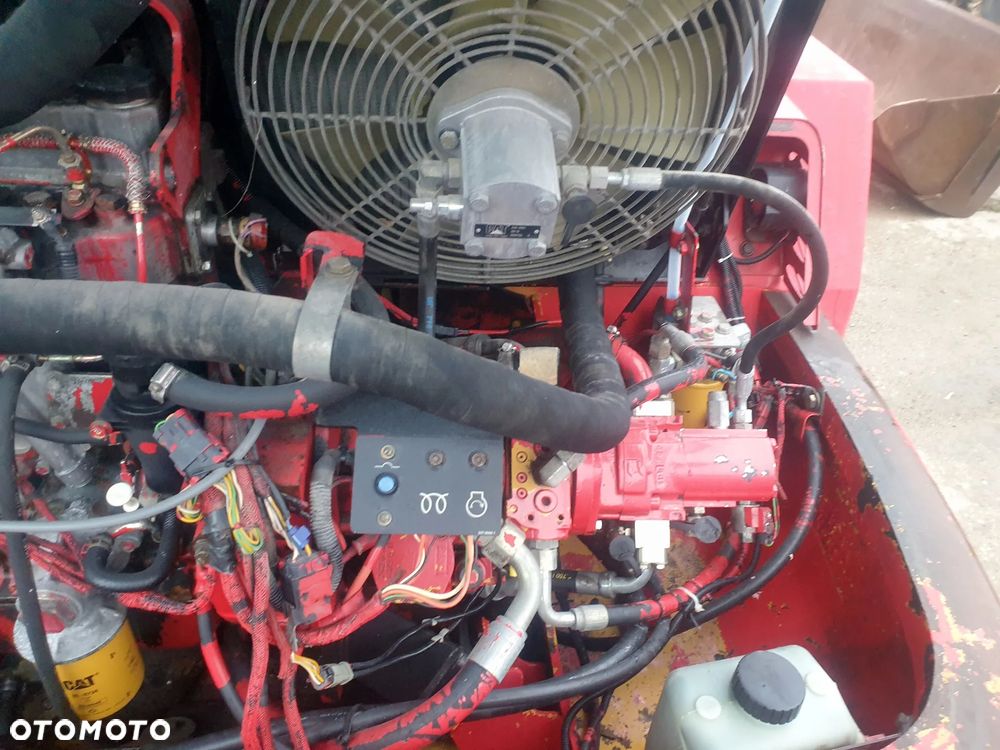 Caterpillar 908 - 17