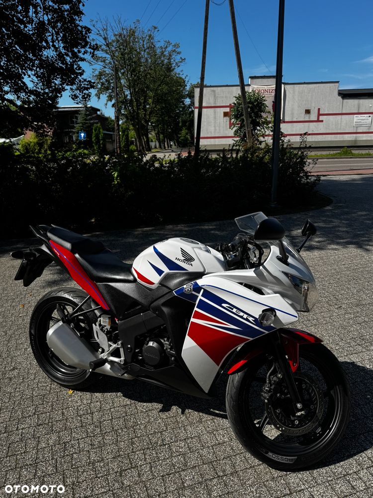 Honda CBR - 9