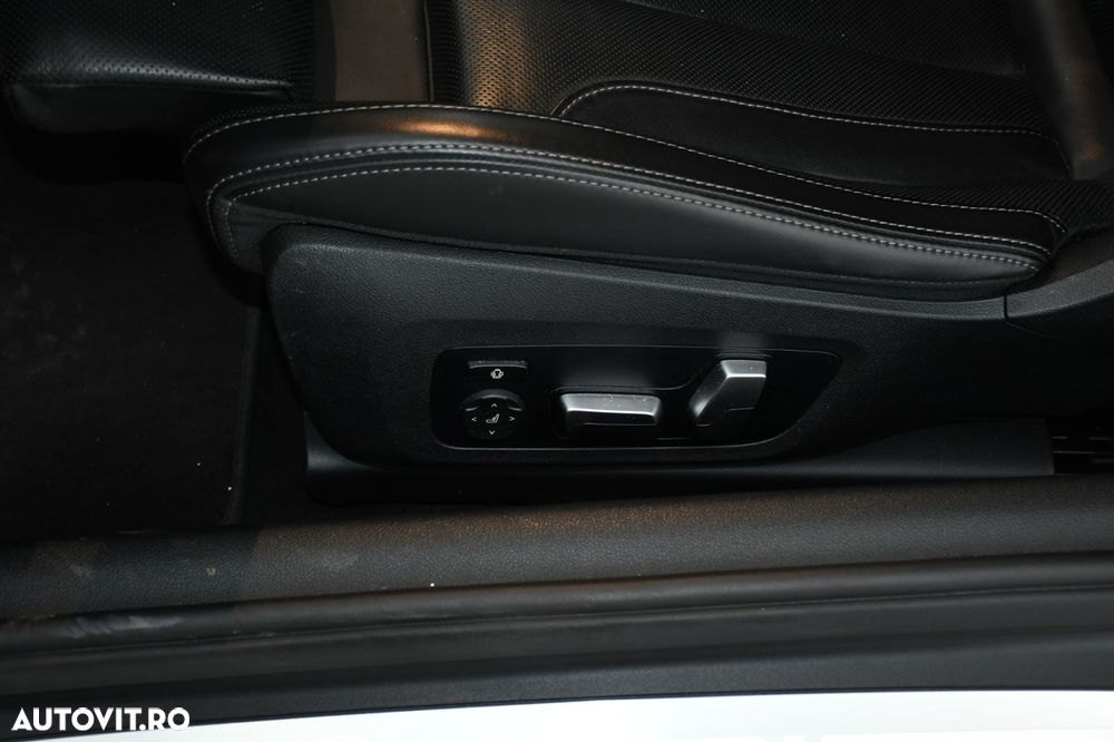 BMW M8 M850i xDrive AT - 37