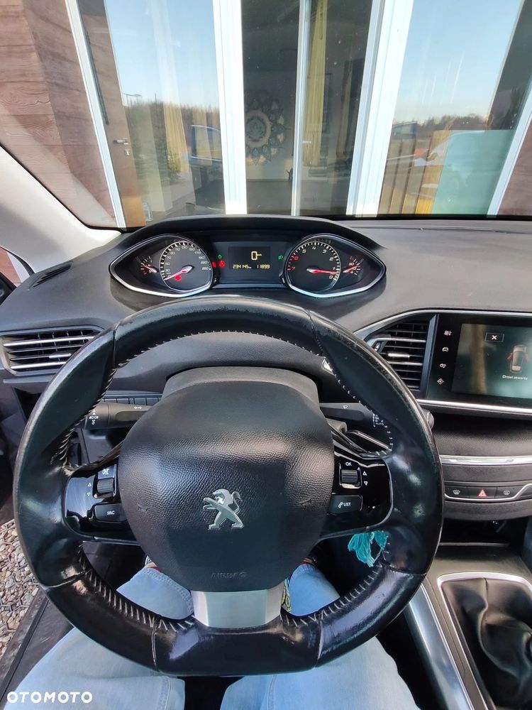 Peugeot 308 125 THP Allure - 7