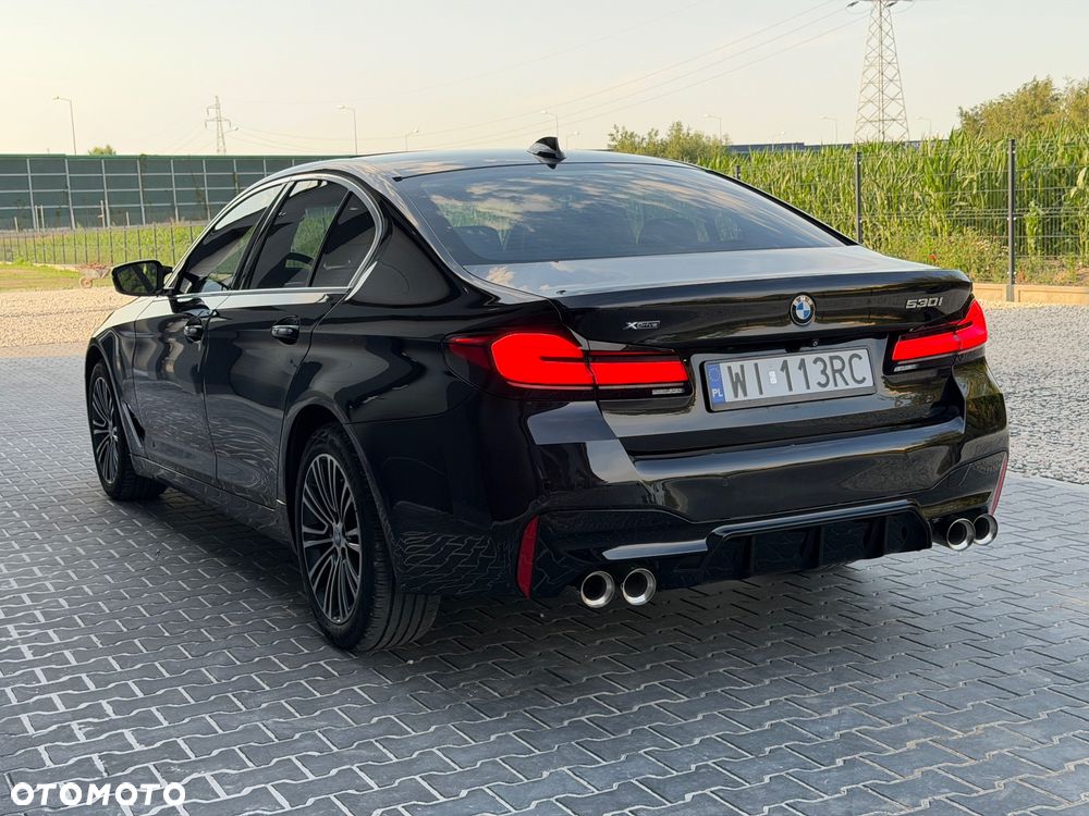 BMW Seria 5 530i xDrive Sport Line - 9