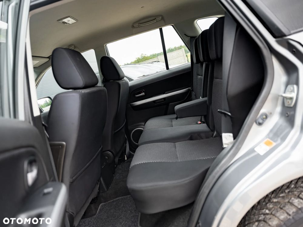 Suzuki Grand Vitara 2.0 Comfort + Family - 14
