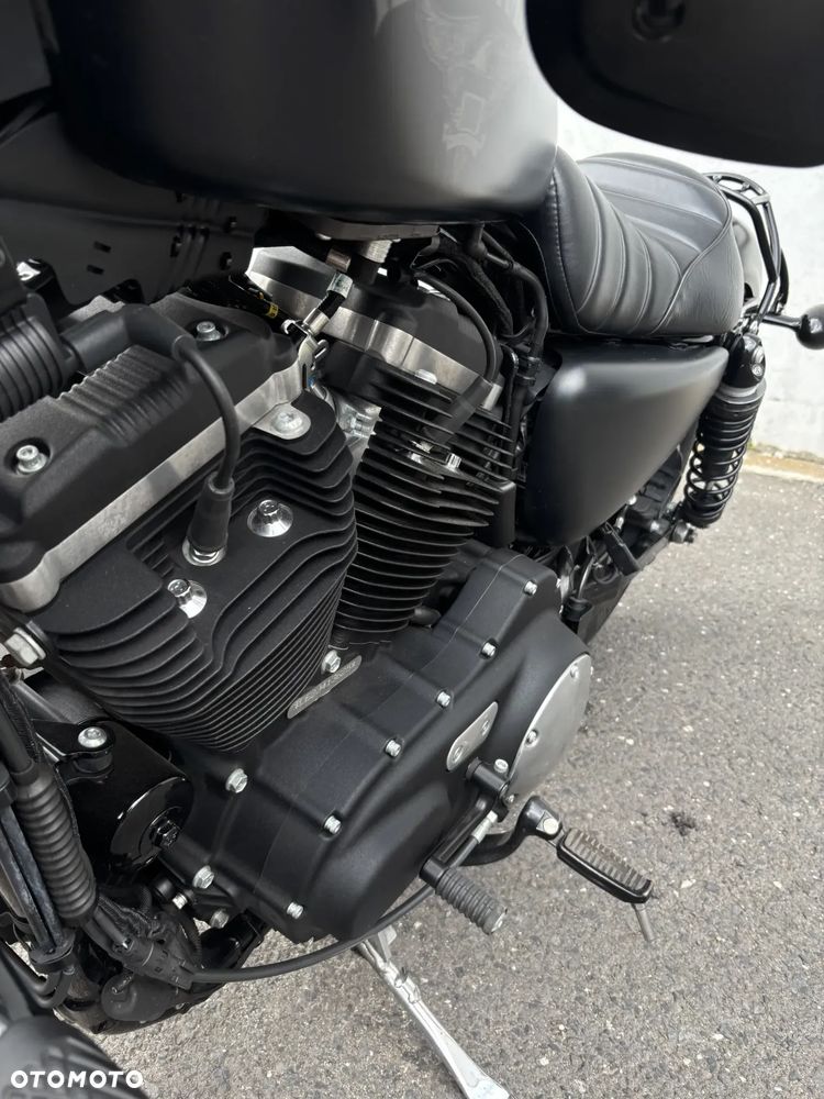 Harley-Davidson Sportster Iron 883 - 13