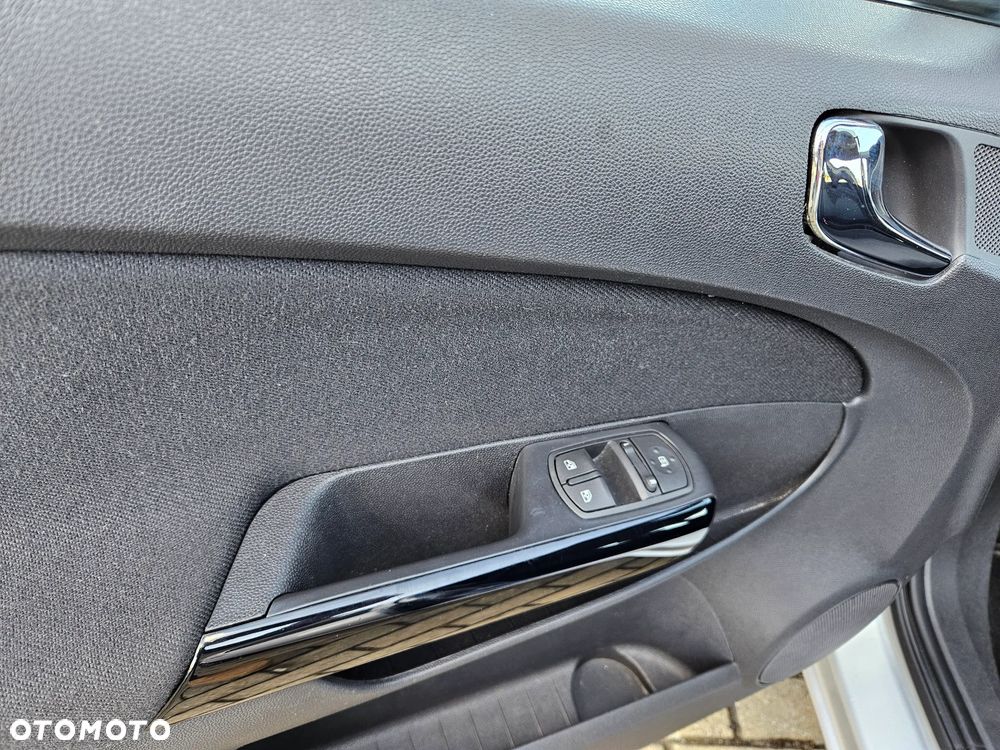 Opel Corsa 1.2 16V Essentia - 13