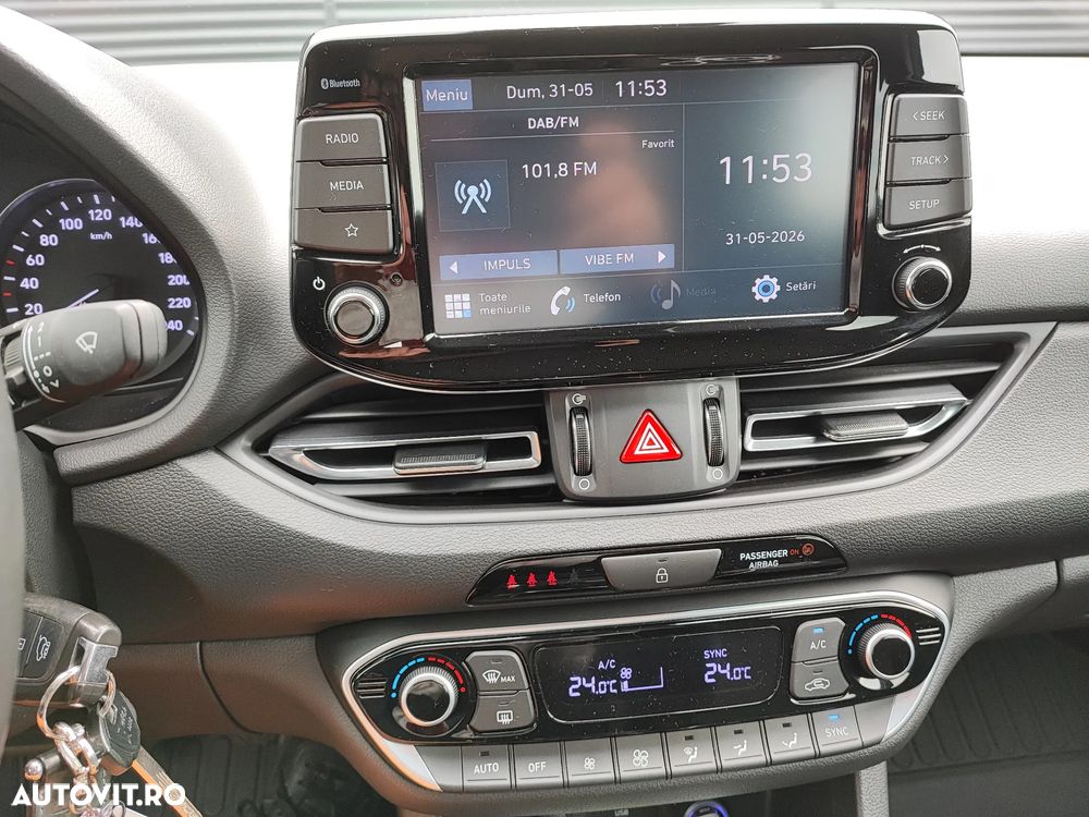 Hyundai i30 1.5 T-GDI 160CP MHEV 5DR M/T Highway - 17