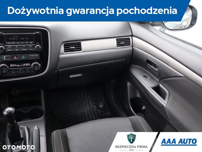 Mitsubishi Outlander - 10