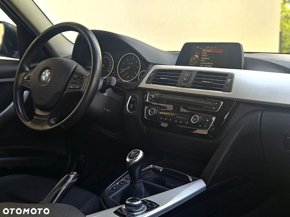 BMW Seria 3 318d - 5