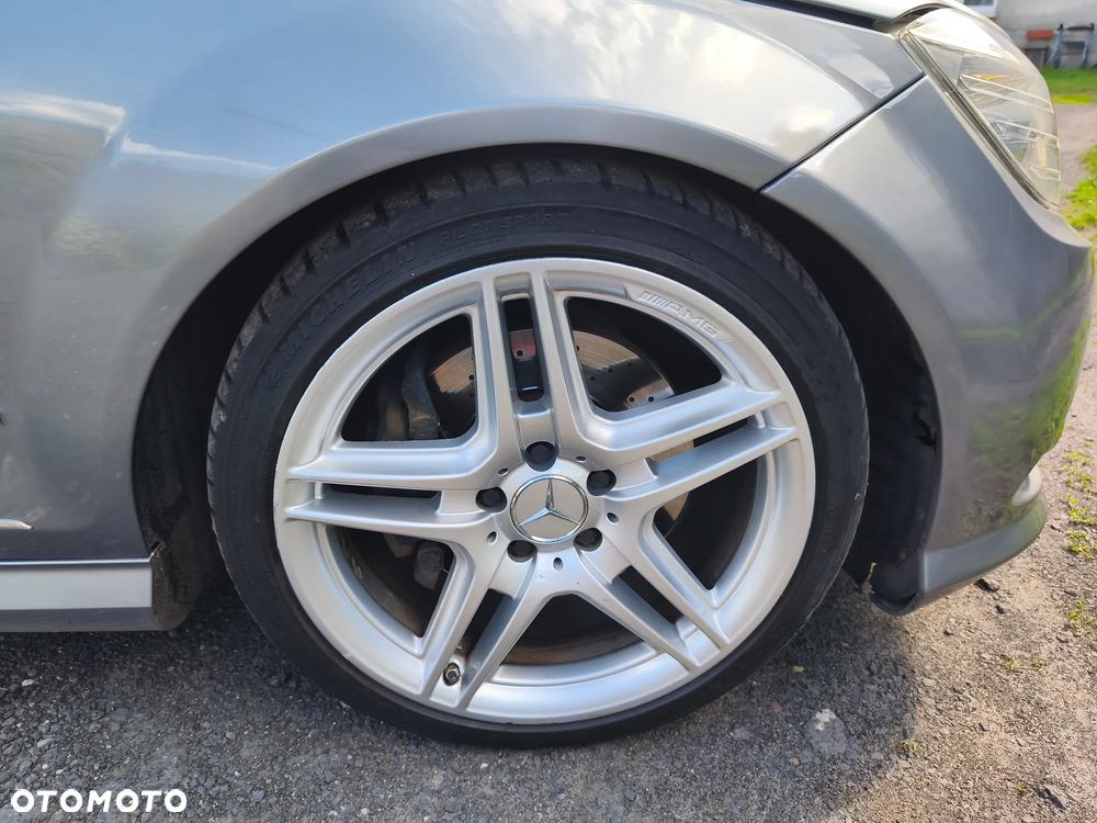 Mercedes-Benz Klasa C 350 7G-TRONIC Special Edition - 20